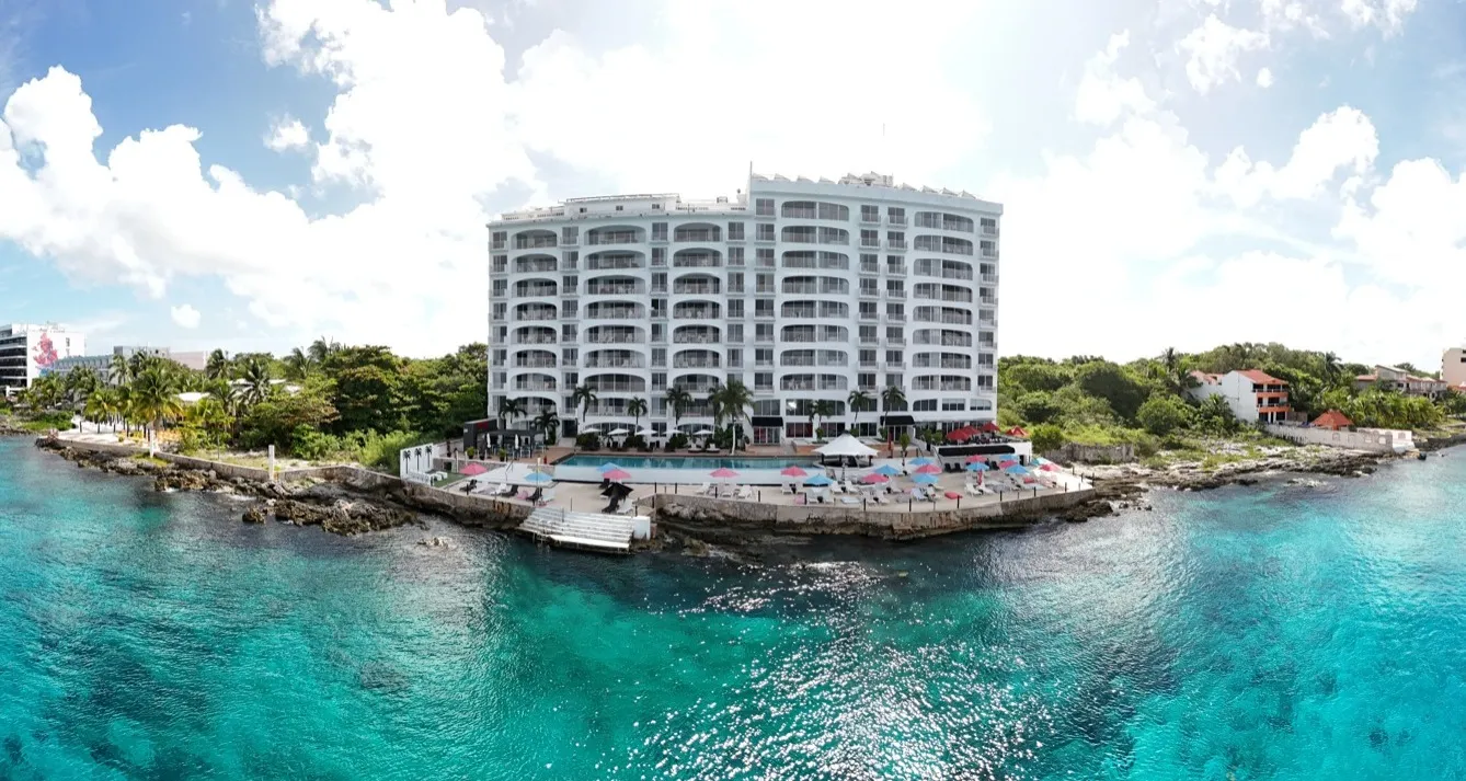 Basic Day Pass + 30-Minute Guided Snorkeling Tour – Coral Princess Cozumel · Photo 7